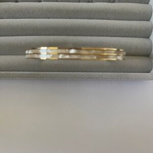 Bangle in gold with mother pearl